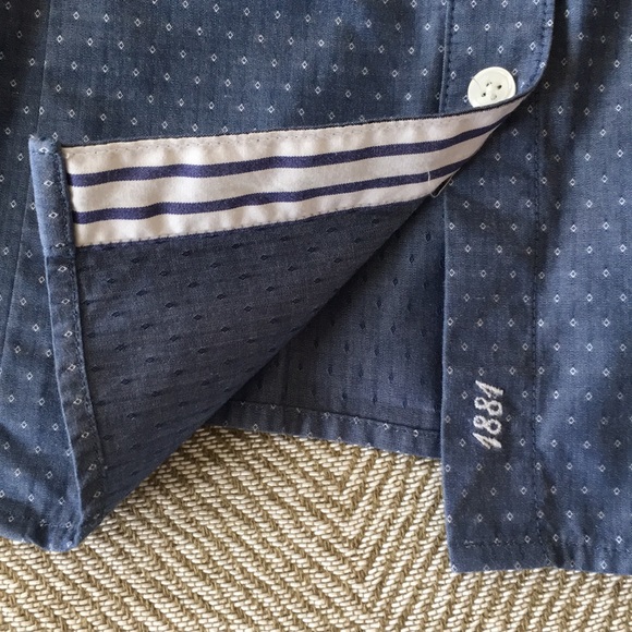 Van Heusen chambray with small diamond pattern. - Picture 6 of 6